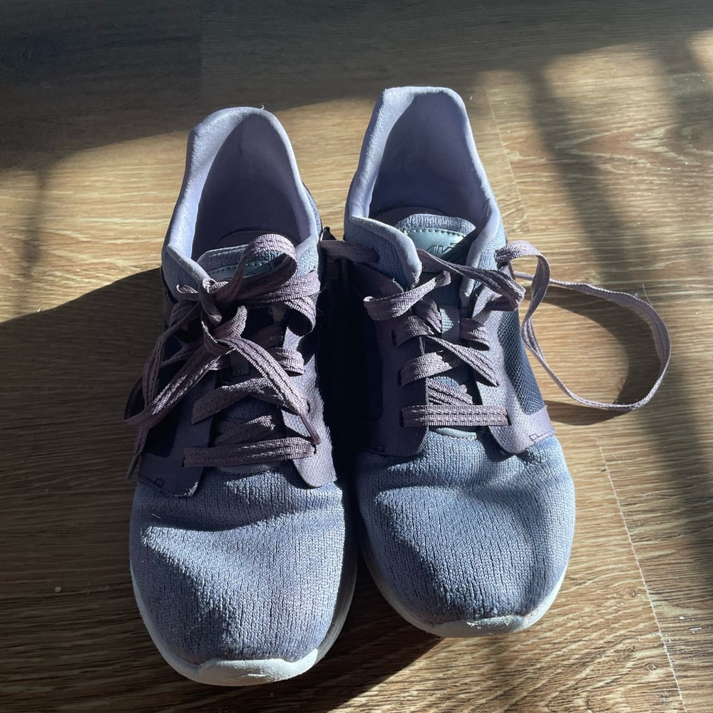 purple running shoes